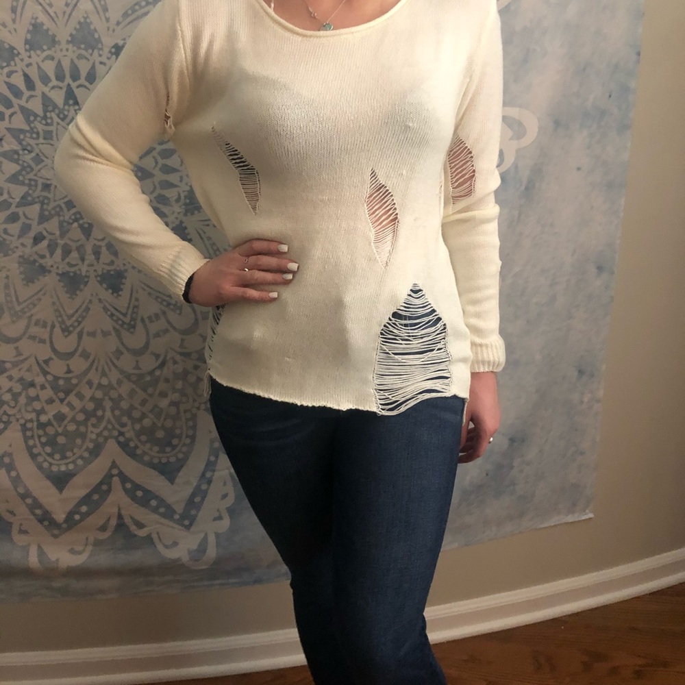 White distressed sweater - Picture 4 of 8